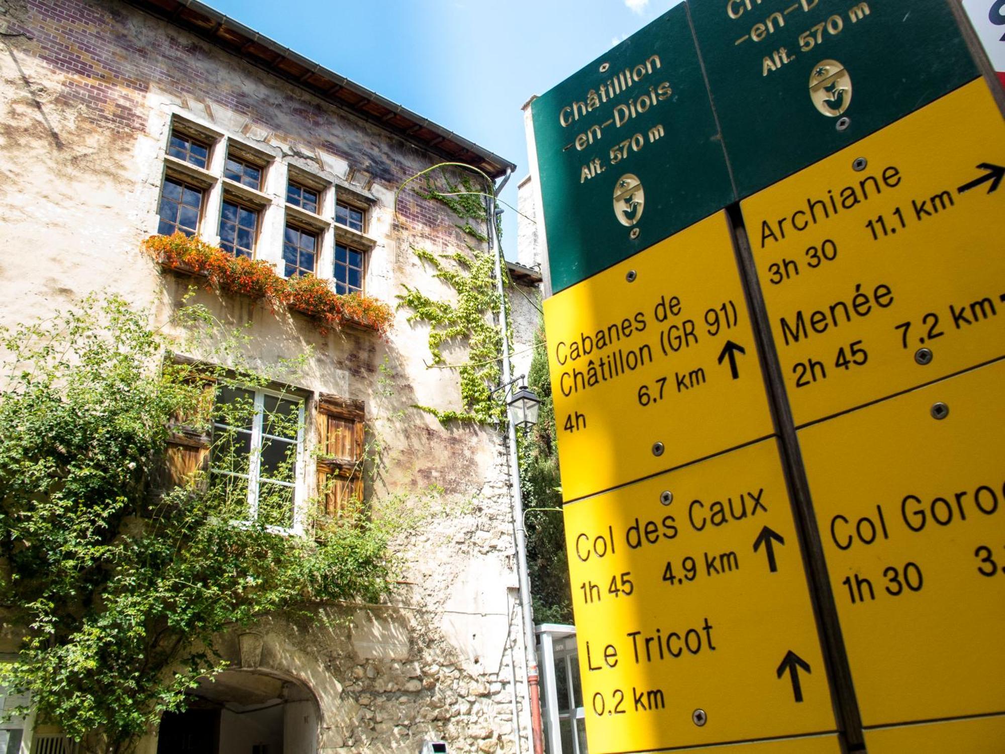 Hotel Le Dauphine Châtillon-en-Diois Exterior foto